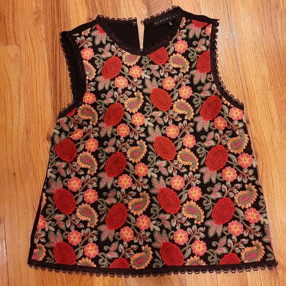 Endless Rose Flower Bouquet Tank Top - Picture 2 of 5